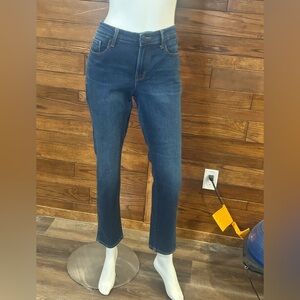 Old Navy. Power slim straight. Mid rise. Size 8. Classic Blue Women's Jeans